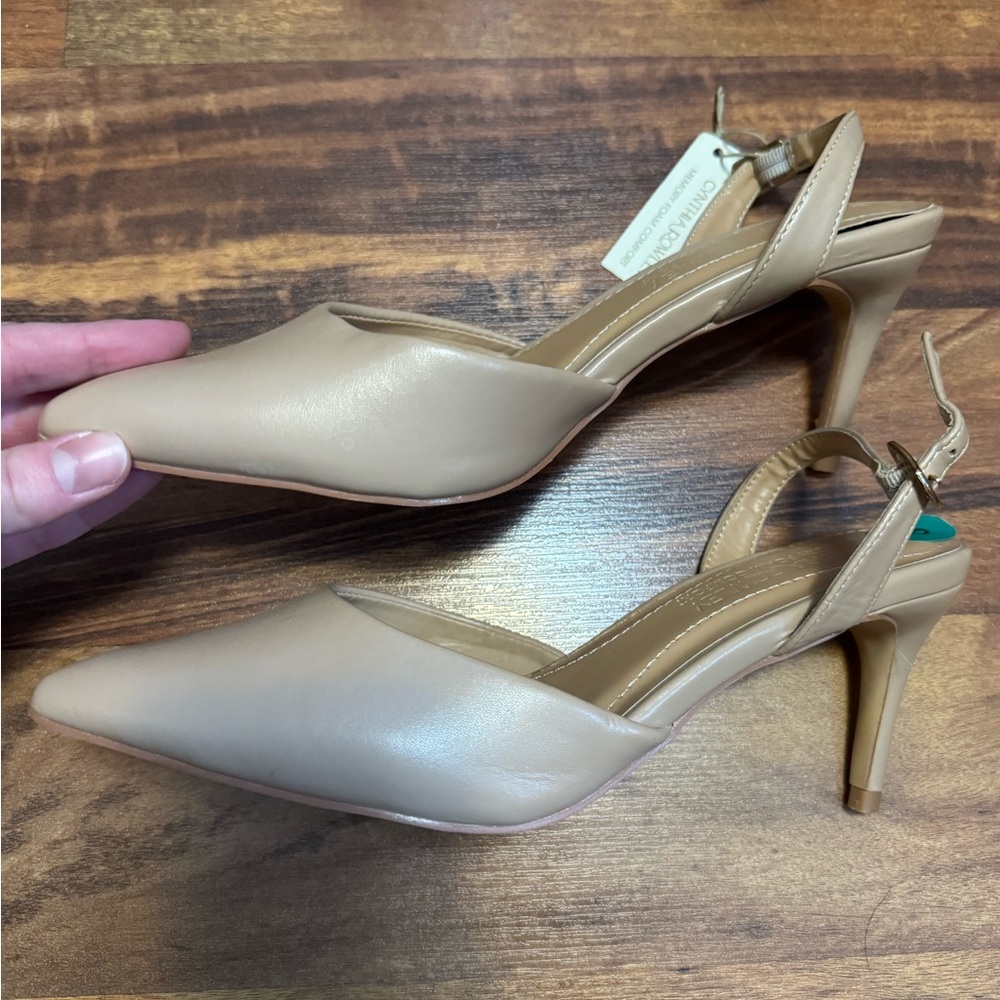NWT Cynthia Rowley Beige Slingback Heels